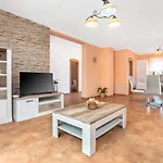 بيت للعطل Dori By Interhome